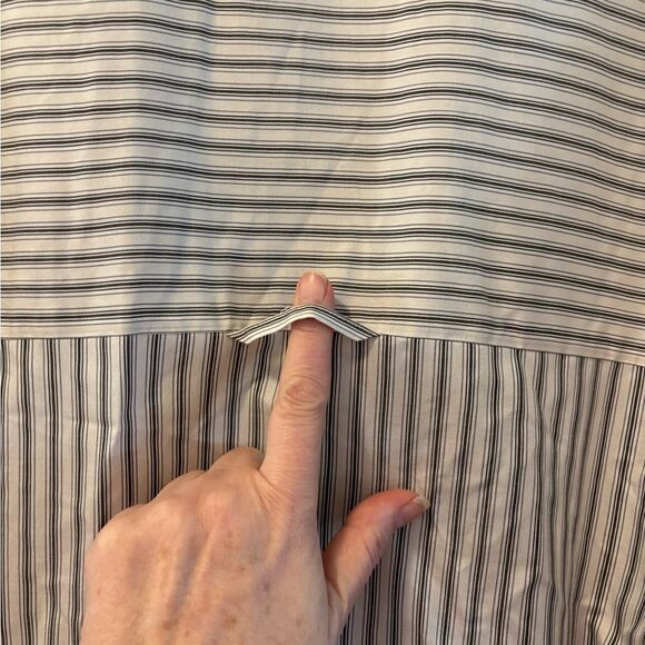 Vince Slim-Fitted Stripe Blouse Button Up Size Small - Picture 7 of 7